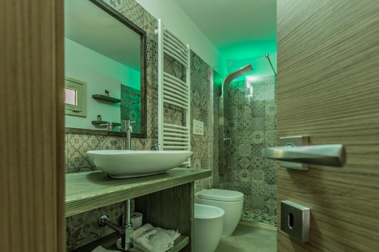 La Loggia Dei Rayno Bed & Breakfast เลชเช ภายนอก รูปภาพ