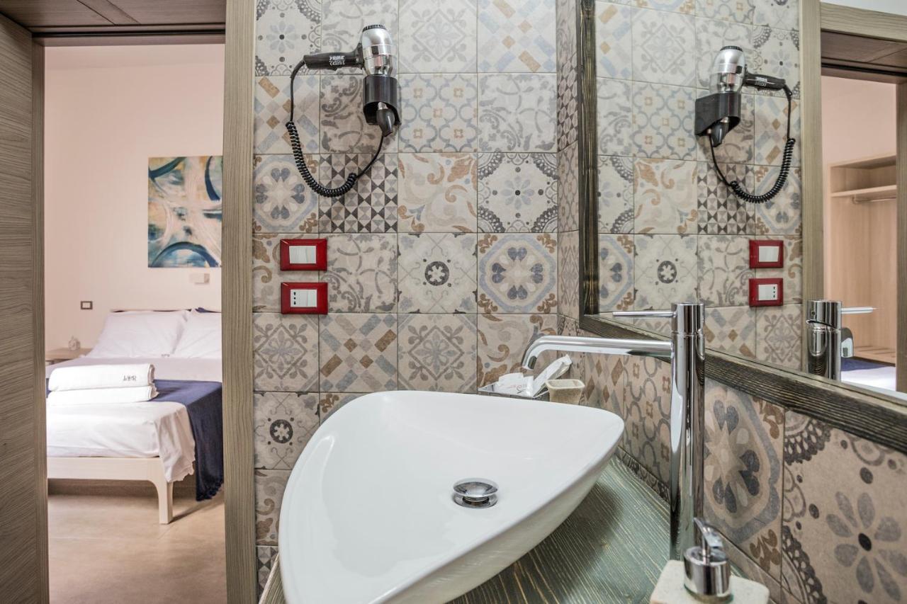 La Loggia Dei Rayno Bed & Breakfast เลชเช ภายนอก รูปภาพ