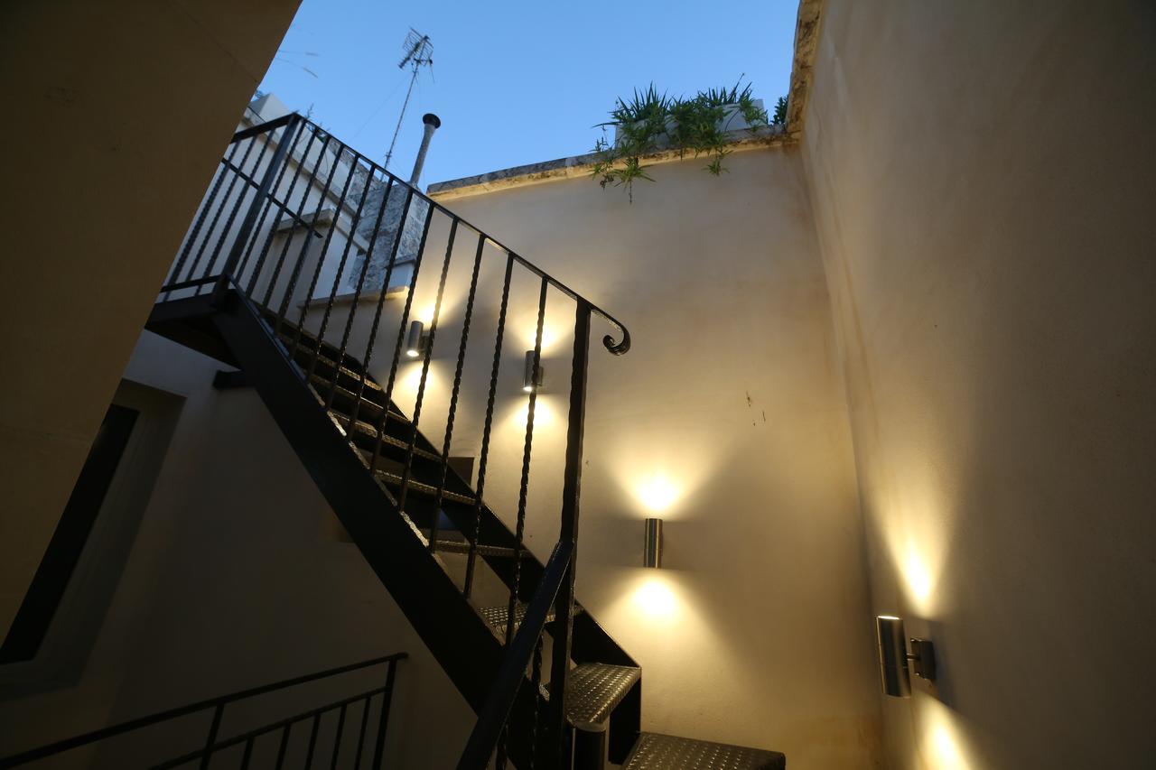 La Loggia Dei Rayno Bed & Breakfast เลชเช ภายนอก รูปภาพ