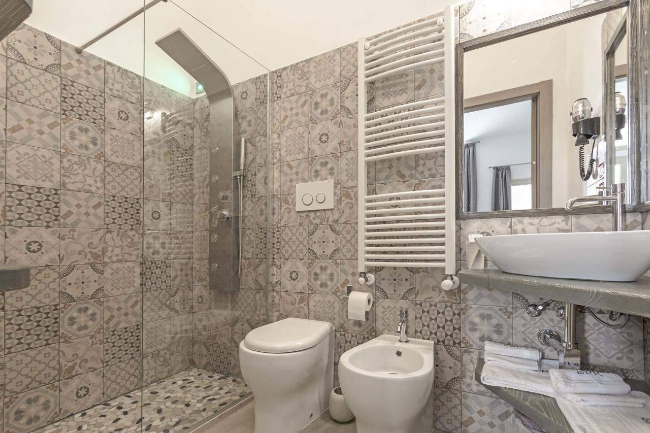 La Loggia Dei Rayno Bed & Breakfast เลชเช ภายนอก รูปภาพ