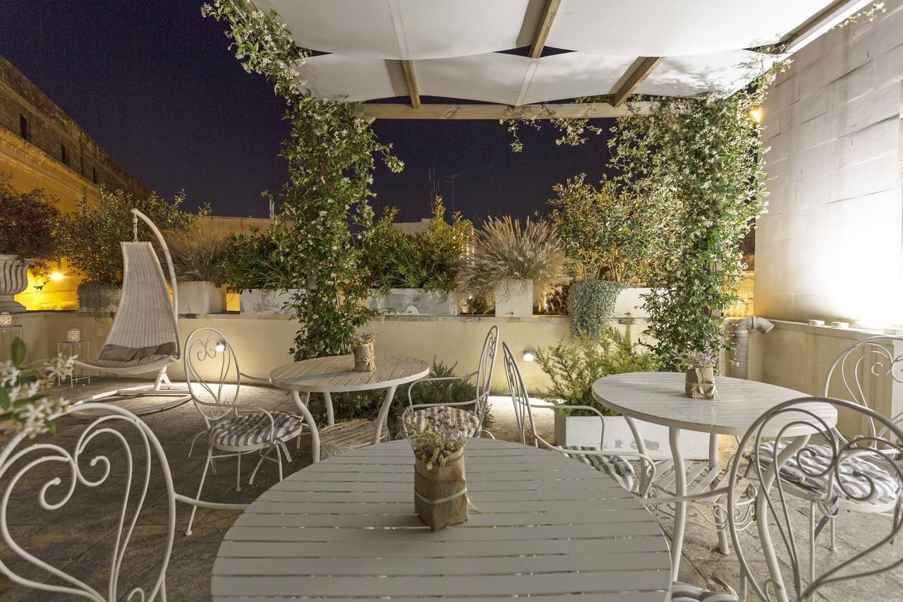 La Loggia Dei Rayno Bed & Breakfast เลชเช ภายนอก รูปภาพ