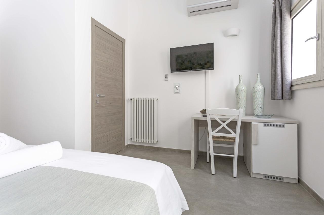 La Loggia Dei Rayno Bed & Breakfast เลชเช ภายนอก รูปภาพ