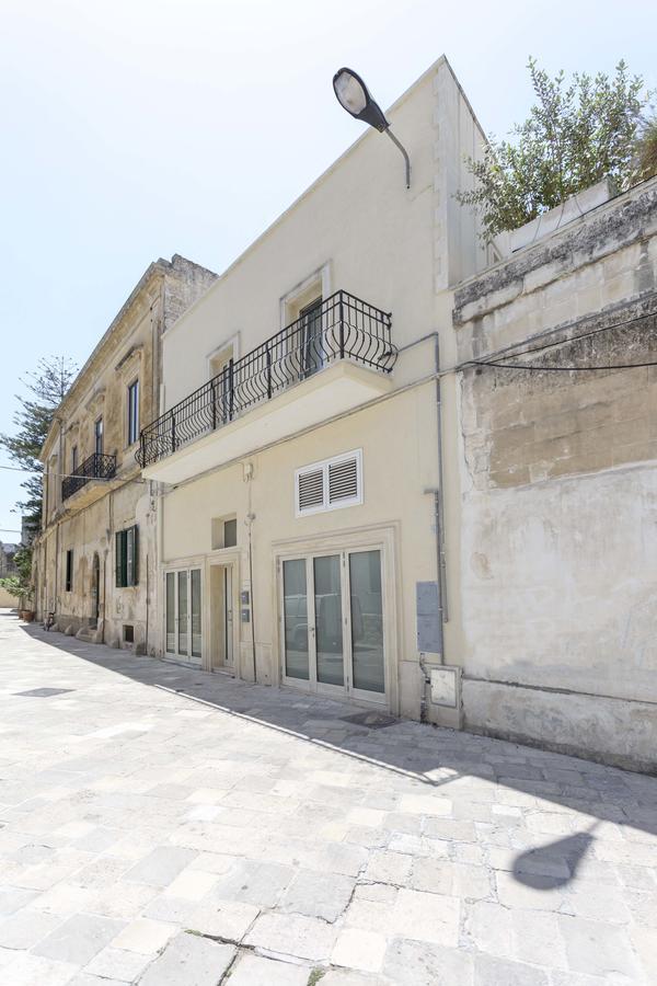 La Loggia Dei Rayno Bed & Breakfast เลชเช ภายนอก รูปภาพ