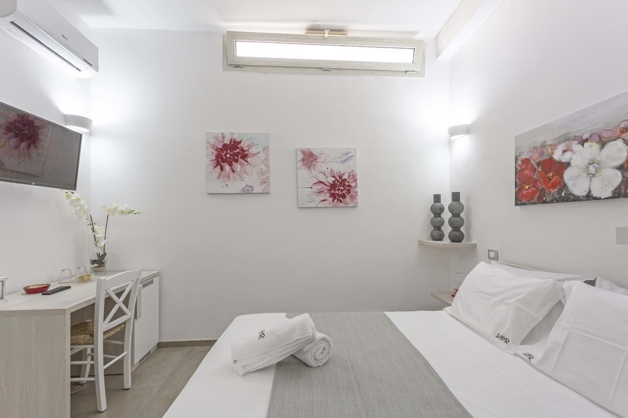 La Loggia Dei Rayno Bed & Breakfast เลชเช ภายนอก รูปภาพ